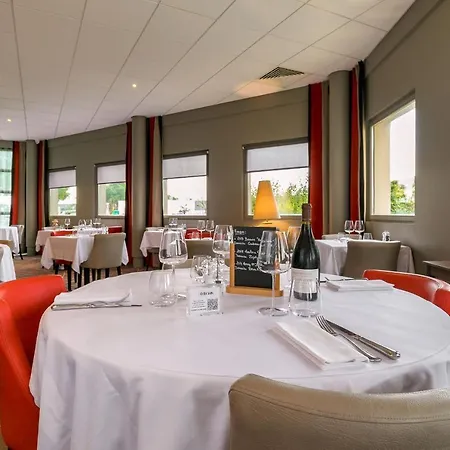 Kyriad Prestige Le Panorama 3* Бон