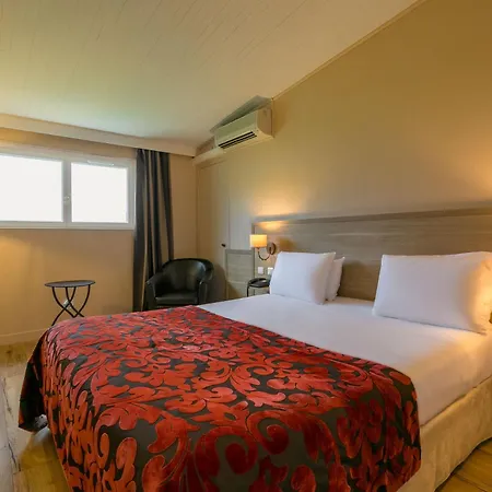 Kyriad Prestige Le Panorama 3*