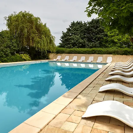 Kyriad Prestige Le Panorama 3*