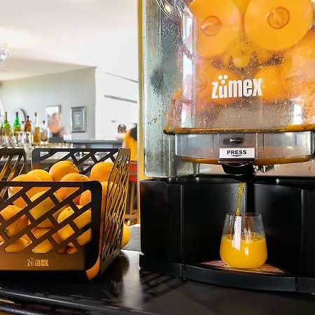 Kyriad Prestige Le Panorama Hotel 3*