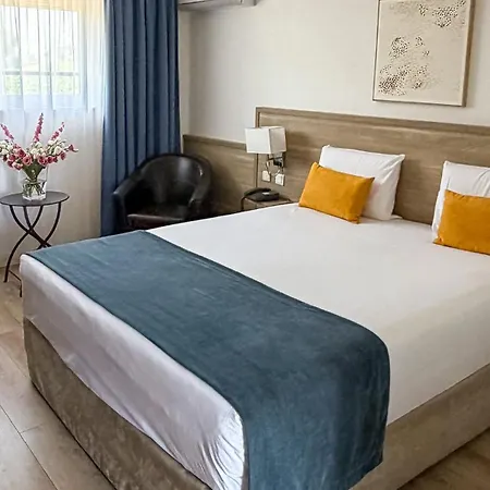 Kyriad Prestige Le Panorama Hotel