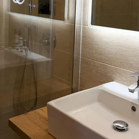 Kyriad Prestige Le Panorama 3*