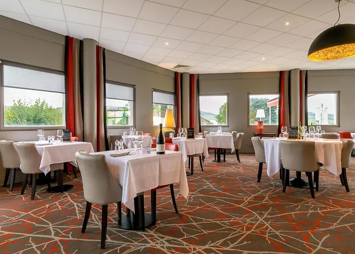 Hotel Kyriad Prestige Le Panorama 3*