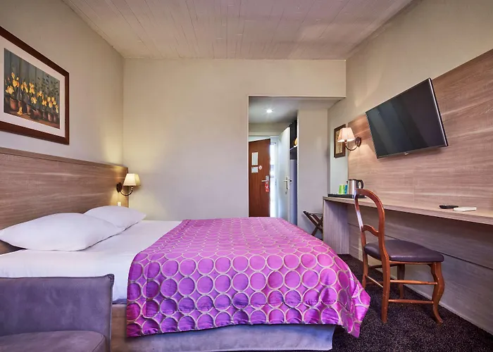 Kyriad Prestige Le Panorama 3*