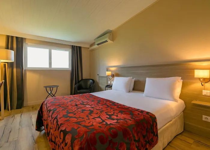 Kyriad Prestige Le Panorama 3*