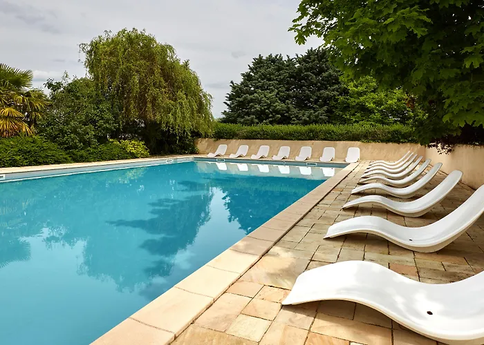 Kyriad Prestige Le Panorama 3*