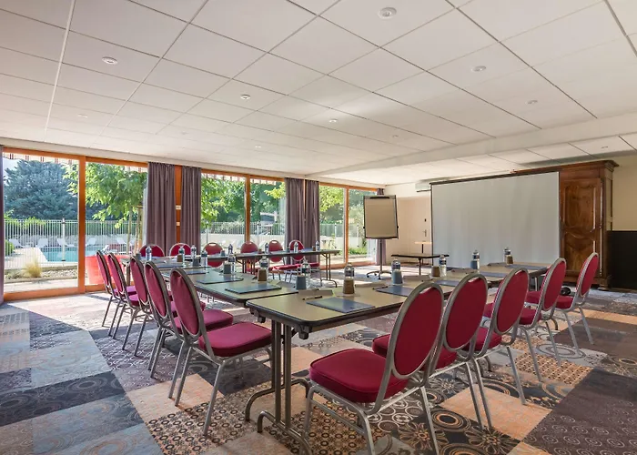 Hotel Kyriad Prestige Le Panorama 3*