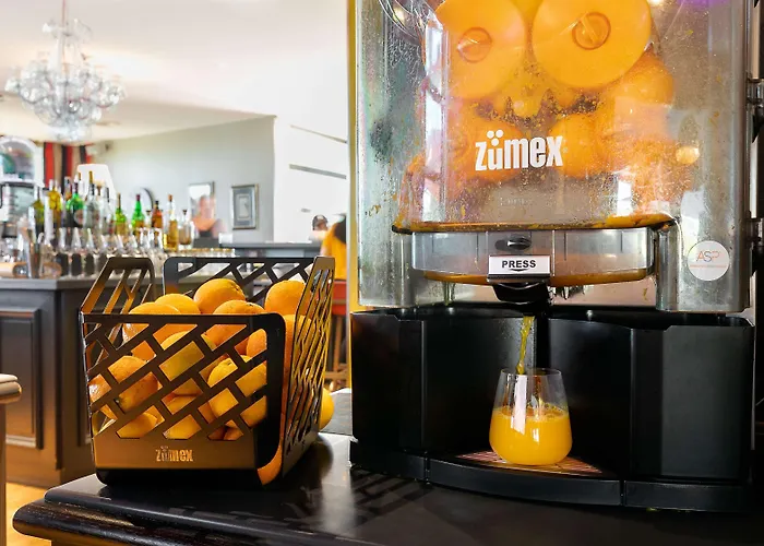 Kyriad Prestige Le Panorama Hotel 3*