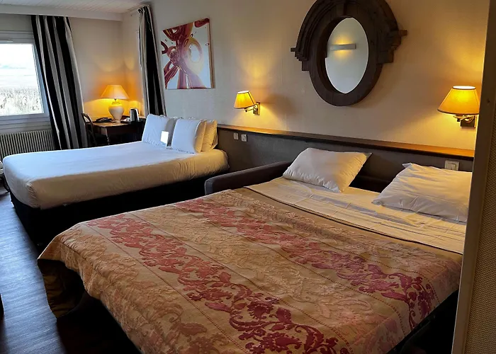 Kyriad Prestige Le Panorama 3*